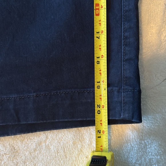 Gap Navy Shorts size 40 - Picture 7 of 9